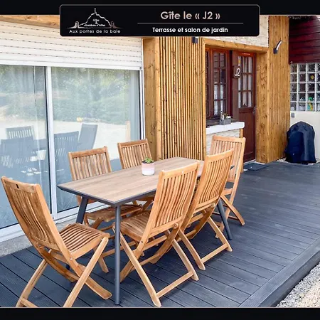 Aux Portes De La Baie - *