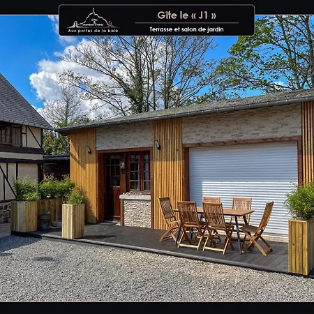 Aux Portes De La Baie - *